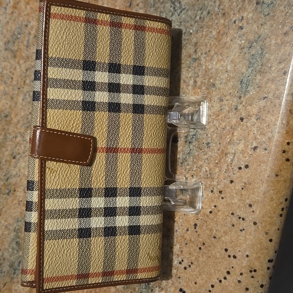 Burberry Long Snap Wallet - Picture 3 of 7